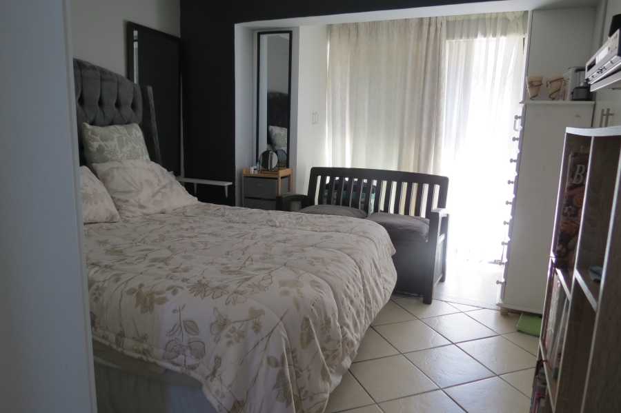 1 Bedroom Property for Sale in Hartenbos Central Western Cape